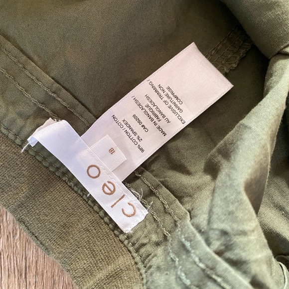 Cargo Capri pants - Picture 2 of 3